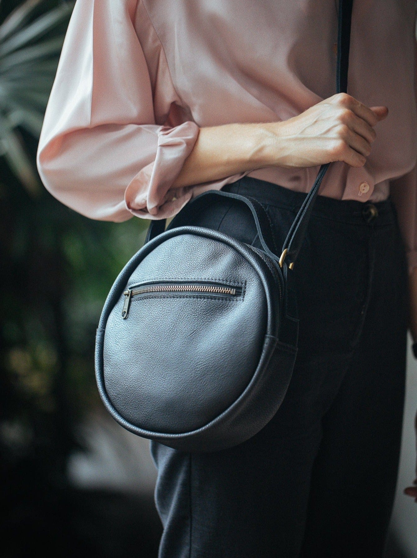 Leather Shoulder Bags Made In Australia – The Real McCaul Leathergoods